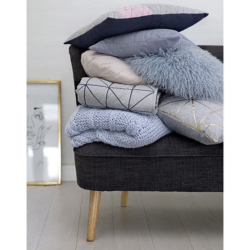 Cable knit throw from [hoo-gah]